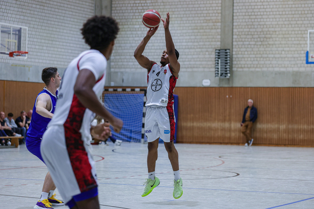 Regio Test BAYER GIANTS vs EN Baskets Schwelm-49 | Fotos von Basketballspielen aus dem Raum NRW fotografiert von Gero Mueller-Laschet und Daniel Schaefer - Realisiert mit Pictrs.com