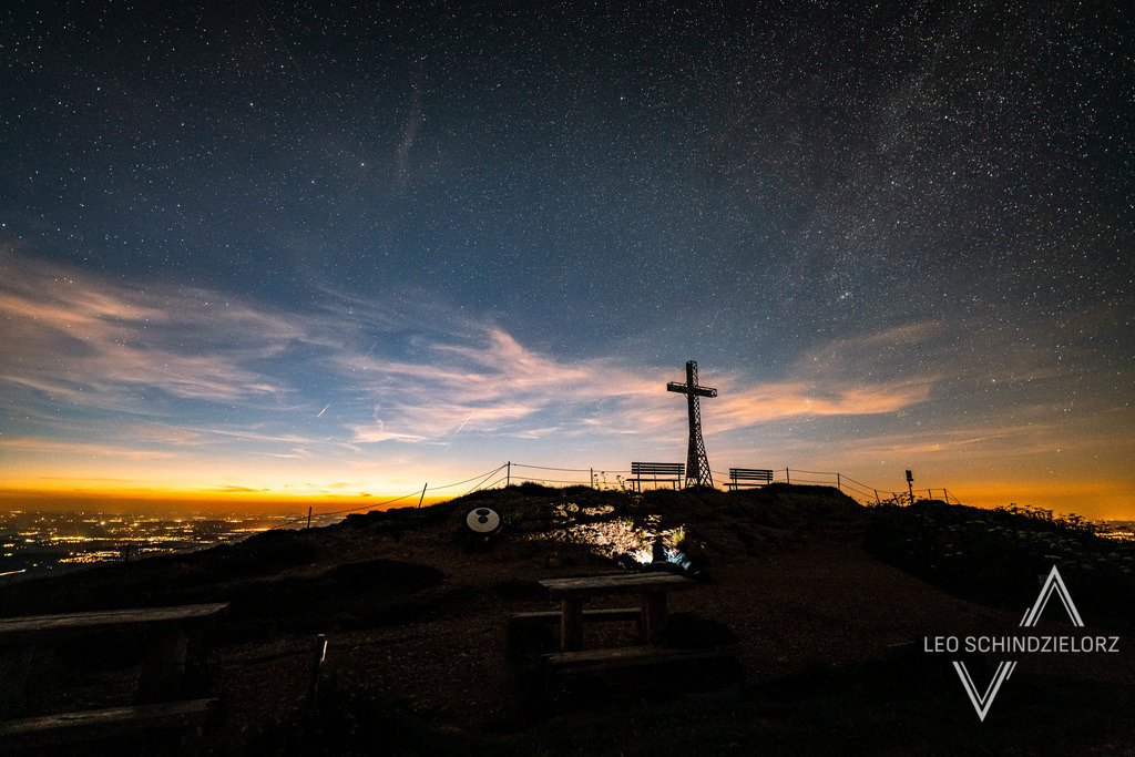 Fotografie_Leo_Schindzielorz_DE_Sommer_Allgaeu_Hochgrat_20220718_A7R01611_org | Atmosphärische Landschaftsbilder & Drohnenaufnahmen aus dem Allgäu, Tirol, Südtirol & der Schweiz – ideal für Leinwanddrucke & zur stilvollen Raumgestaltung. - Realisiert mit Pictrs.com