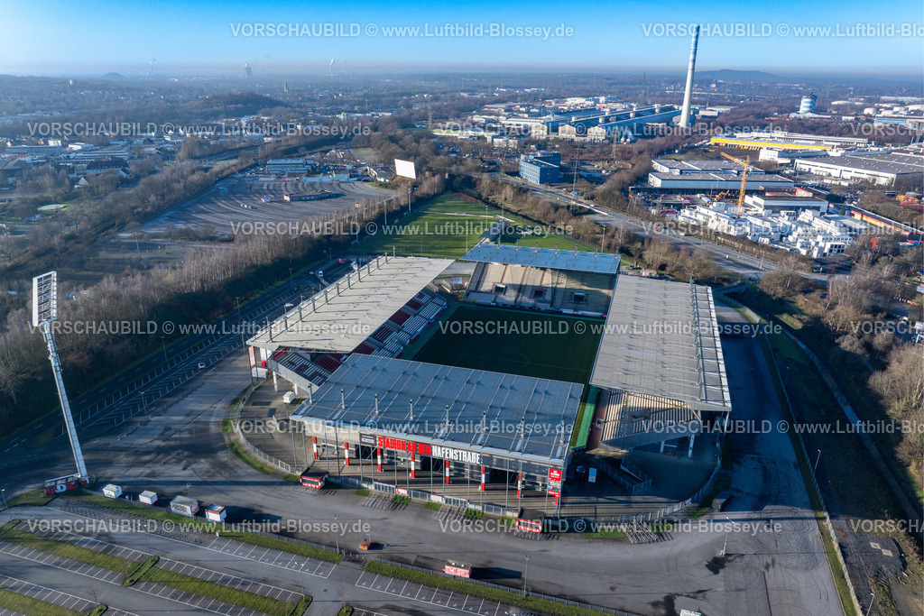 Essen241260043RWE-StadionAnDerHaffenstrasse | Luftbild, Fußballstadion an der Hafenstraße des Clubs Rot-Weiss Essen,3. Bundesliga , Essen-Borbeck, Tribünen, ,Essen, Ruhrgebiet, Nordrhein-Westfalen, Deutschland Copyright: Blossey Mantler
