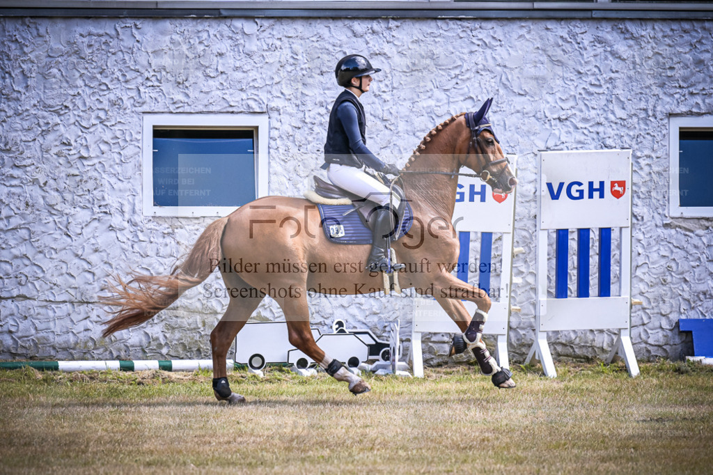 DOS_0010 | Entdecke hochwertige Reitturnierfotos von Foto Oger. Professionell, emotional und authentisch – jetzt Lieblingsmomente im Shop bestellen. - Realisiert mit Pictrs.com