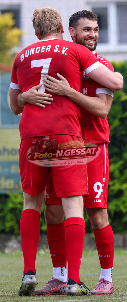 Bünder SV - TuS Bruchmühlen II | Auf dem Bild zu sehen: grün Bünder SV v.l.: Volkmar Vöge,  Robert LipkowskiBünder SV, TuS Bruchmühlen II, Saison 25/26, Kreisliga A, Bünde, Deutschland - Realisiert mit Pictrs.com
