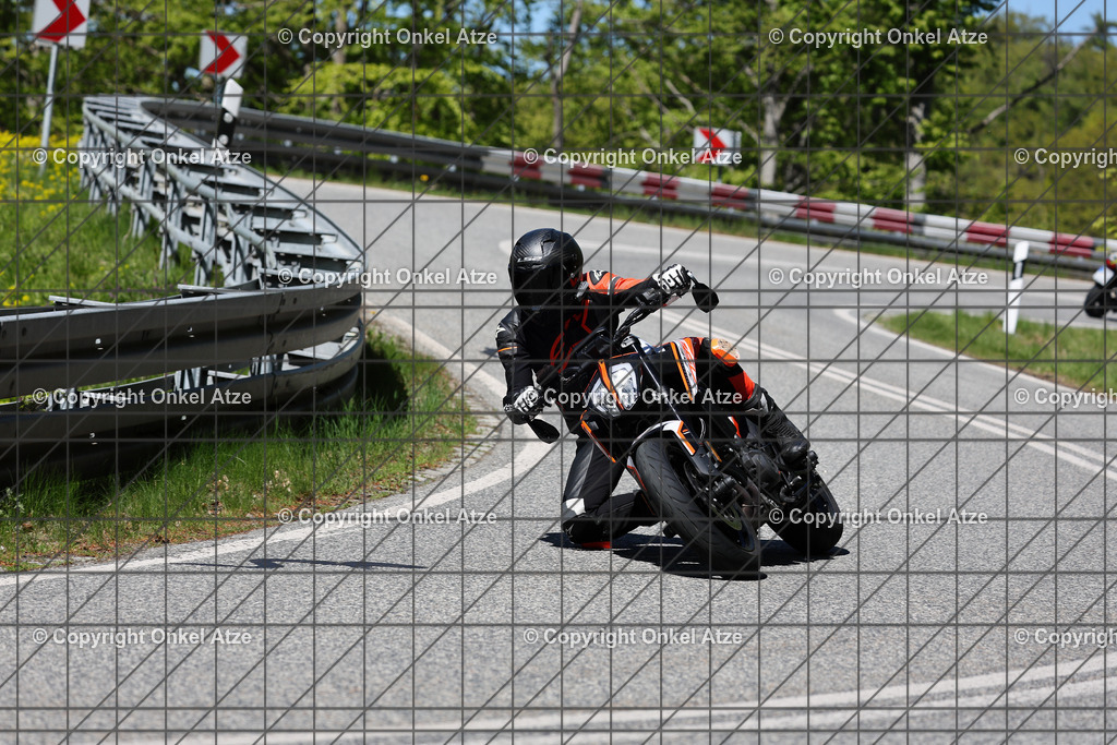 IMG_9616 | Fotograf am Kyffhäuser. Onkel Atze. Kyffhäuser Rennstrecke. Café36. Motorsportfotografie. - Realisiert mit Pictrs.com