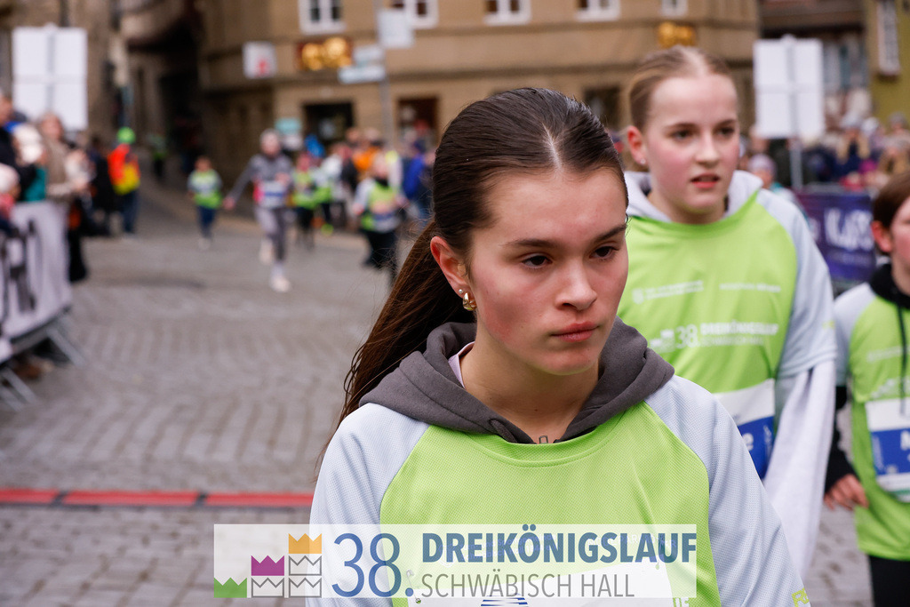 1700m Stadtwerke Jugendlauf | 3 Koenigslauf 2024 1700m Stadtwerke Jugendlauf - Realisiert mit Pictrs.com