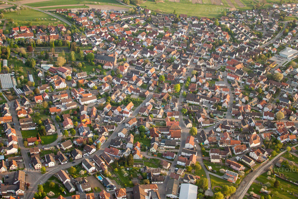 Luftbild: Ortsteil Neuburgweier in Au am Rhein im Bundesland Baden-Württemberg in Deutschland. Foto: IMG_26998.jpg vom 28.04.2010 durch Werner Riehm/FLY-FOTO.de