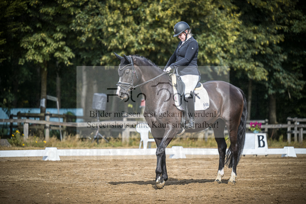 DOS_0323 | Entdecke hochwertige Reitturnierfotos von Foto Oger. Professionell, emotional und authentisch – jetzt Lieblingsmomente im Shop bestellen.Deutschlandweite Turnierfotografie. - Realisiert mit Pictrs.com