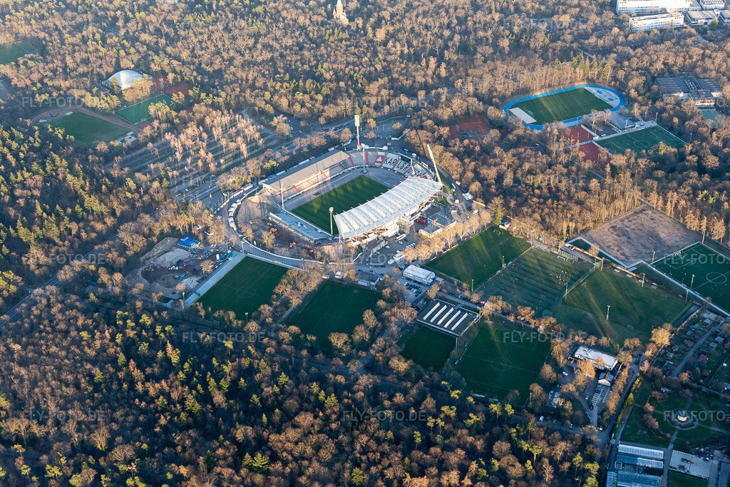 Luftbild: Wildparkstadion, Baustelle im Ortsteil Innenstadt-Ost in Karlsruhe im Bundesland Baden-Württemberg in Deutschland. Foto: IMG_112946.jpg vom 20.03.2019 durch Werner Riehm/FLY-FOTO.de