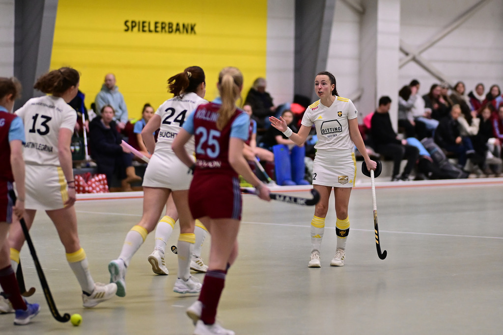 Hockey I Frauen I Saison 2025-2026 I Bundesliga I 9. Spieltag I Harvestehuder THC - UHC Hamburg | Der Sportfotograf. - Realisiert mit Pictrs.com