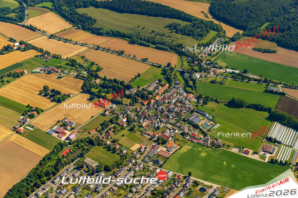 Schöne Luftaufnahme als Geschenk in Welda Warburg - Die Luftbildaufnahme wurde 2025 vom UL-Flugzeug heraus erstellt ( keine Drohne ) - Hochauflösende Luftaufnahme -Nicht vergleichbar mit Google Maps oder Satelittenbilder- Die Geschenkidee !Mit Lizenz und Bildrechte bestellbar