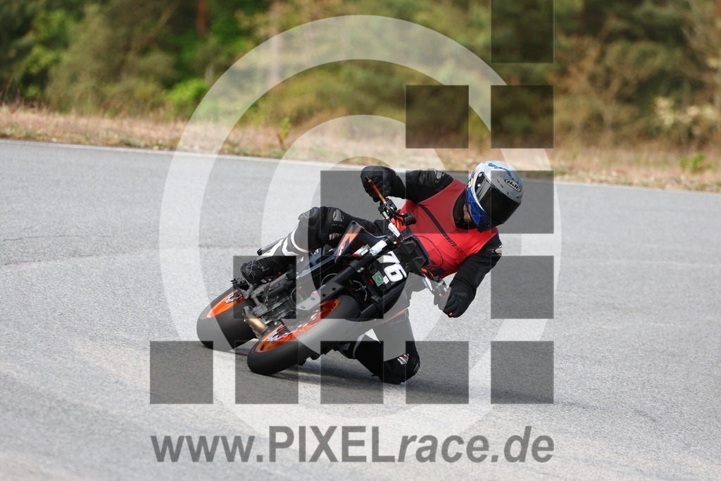 0076-20250531_10898 | Schöne Erinnerungen an spannende Momente - das festzuhalten ist unser Job. PIXELrace.de ist seit 2003 auf den Rennstrecken Europas unterwegs um die Action draußen beim Fahren und die wunderbare Stimmung imm Fahrerlager für euch einzufangen.