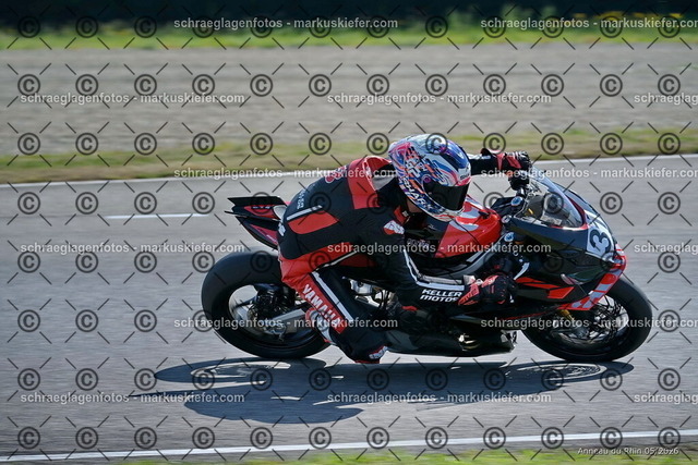 26BT02-0270 | markuskiefer.com - Realisiert mit Pictrs.com