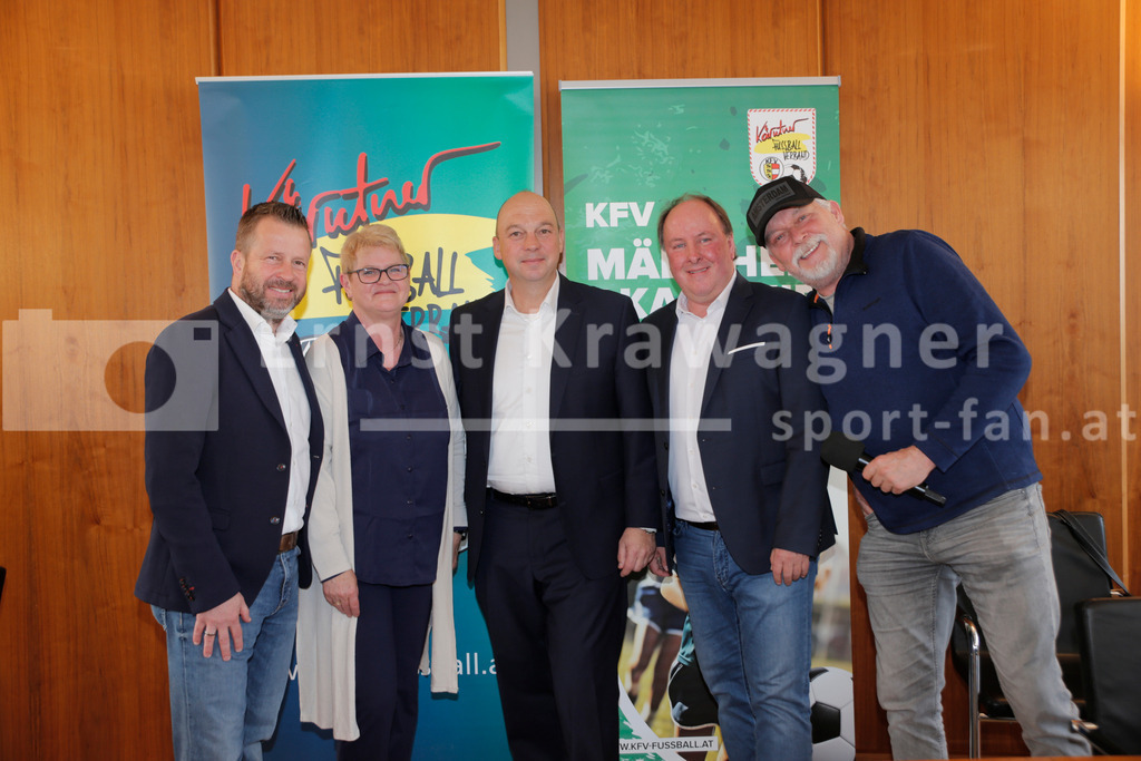 Pressekonferenz mit Mag. Thomas Jank, Tamara Krammer, Mag. Martin Mutz, Mag. Gerhard Engl, Rüdiger Wratschnig | Kärntner Fußballverband , Pressekonferenz mit Mag. Thomas Jank, Tamara Krammer, Mag. Martin Mutz, Mag. Gerhard Engl,  KFV Hauptsitz, Klagenfurt , Austria. Photo: Ernst Krawagner - Realisiert mit Pictrs.com