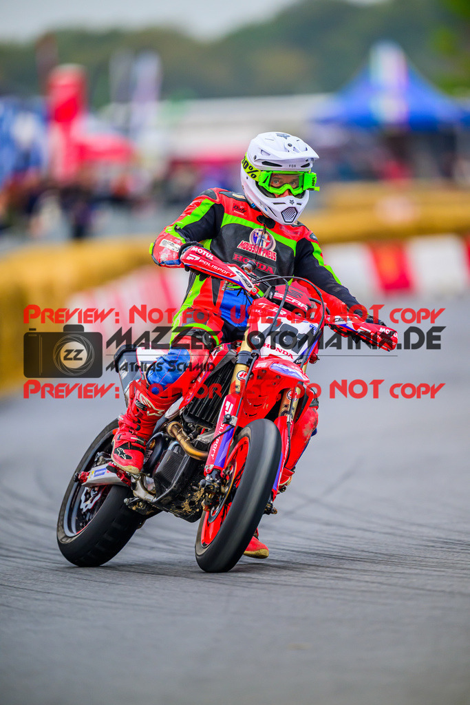 MaZZes_Fotomatrix_20251012_6007705_7742 | SENIOR