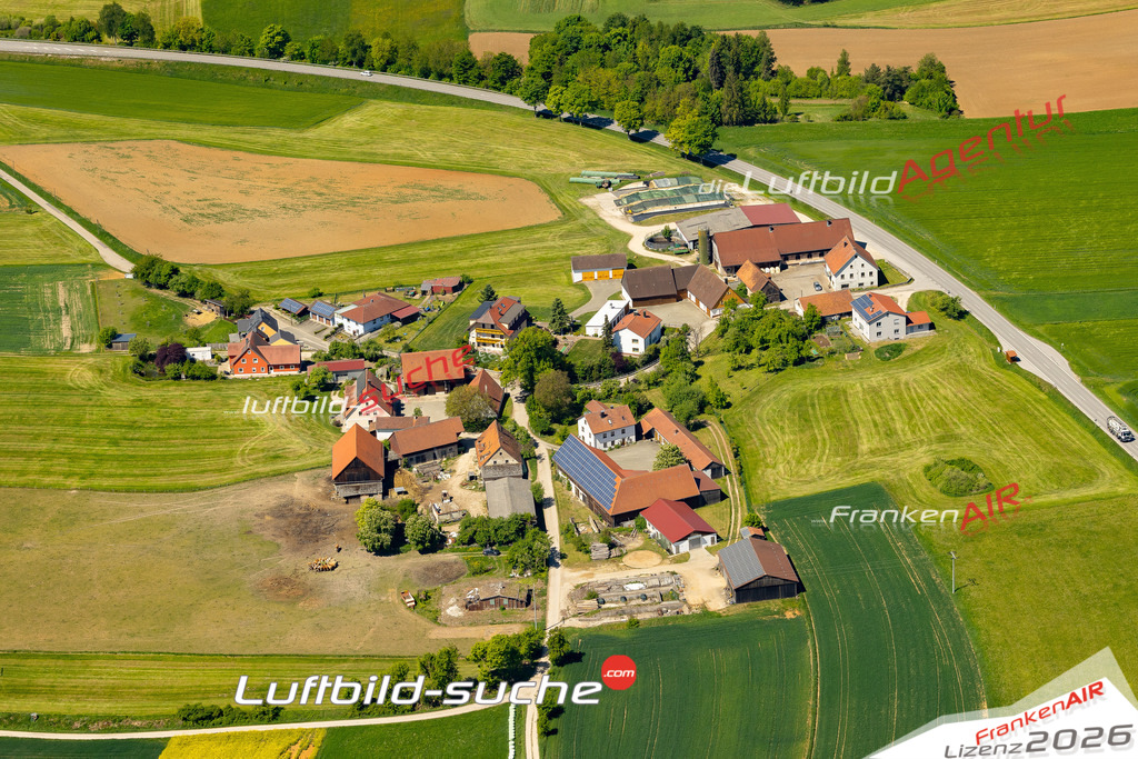 Klassische Luftaufnahme ohne Drohne zeigt:Giggelsberg bei Kastl - Die Luftbildaufnahme wurde 2025 vom UL-Flugzeug heraus erstellt ( keine Drohne ) - Hochauflösende Luftaufnahme -Nicht vergleichbar mit Google Maps oder Satelittenbilder- Die Geschenkidee !Mit Lizenz und Bildrechte bestellbar
