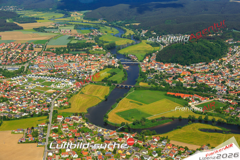 Die Luftaufnahme Diesenbach - Regenstauf wurde vom UL-Flugzeug (keine Drohne) aus fotografiert.Hohe Druck- Auflösung-die Geschenkidee!