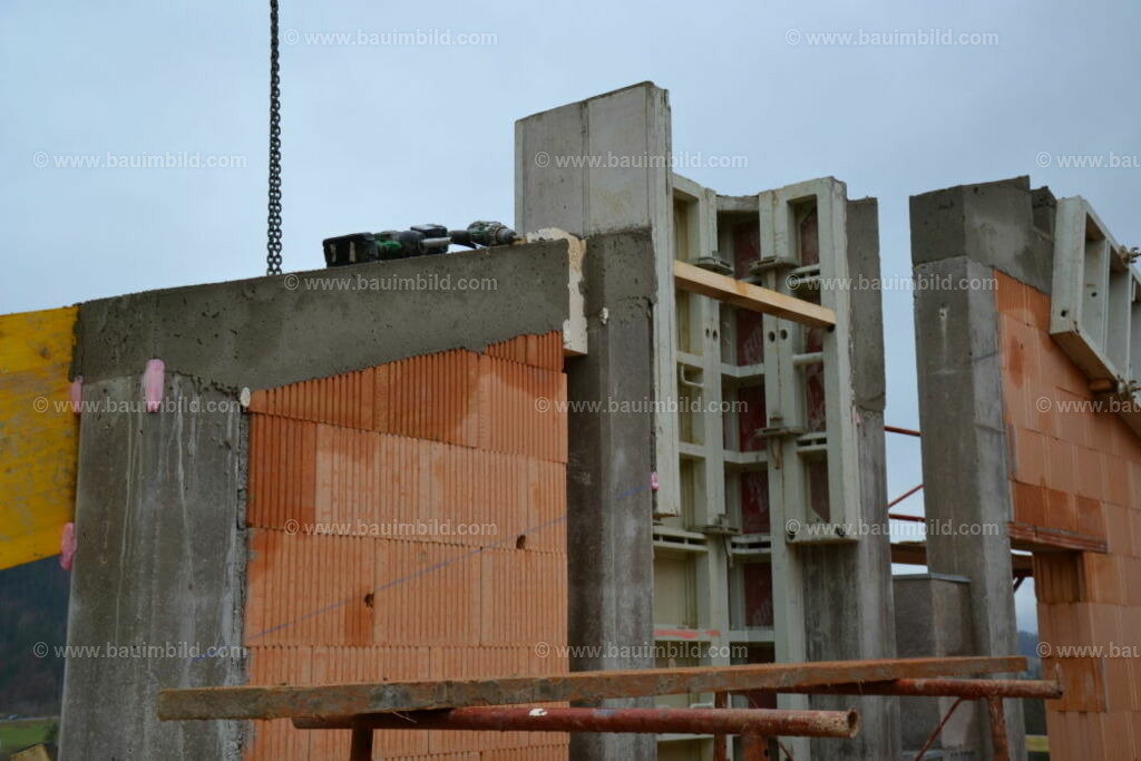 bib-lg04-sonstige-betonarbeiten-0725 | Nach LV-Leistungsgruppen sortierte Detailfotos über den Bau eines Hauses. Alle Hausbau-Bilder direkt vom Urheber und Autor der Website Haus-Selber-Bauen.com
