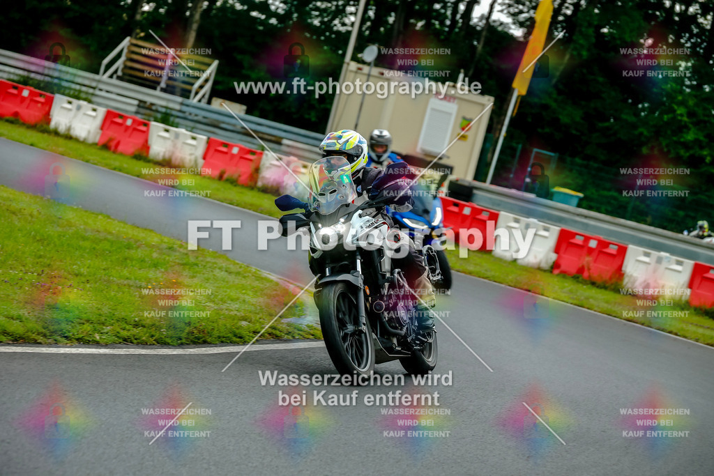 VBK-3734 | Hier findet Ihr Bilder von Touristenfahrten auf der Nürburgring Nordschleife oder von anderen Veranstaltungen die ich besucht habe. Viel Spass beim Durch Schauen 