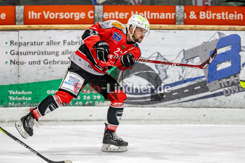 TSV Peißenberg Miners vs ERSC Amberg Wild Lions | Eishockey Bayernliga 2023/2024, TSV Peißenberg Miners vs ERSC Amberg Wild Lions,
Dejan VOGL (Miners 23) in Aktion,
2023-10-27 in Peißenberg (Eisstadion)
23 Dejan VOGL (Miners 23)
Copyright: WolfgangxLindner foto-lindner.de