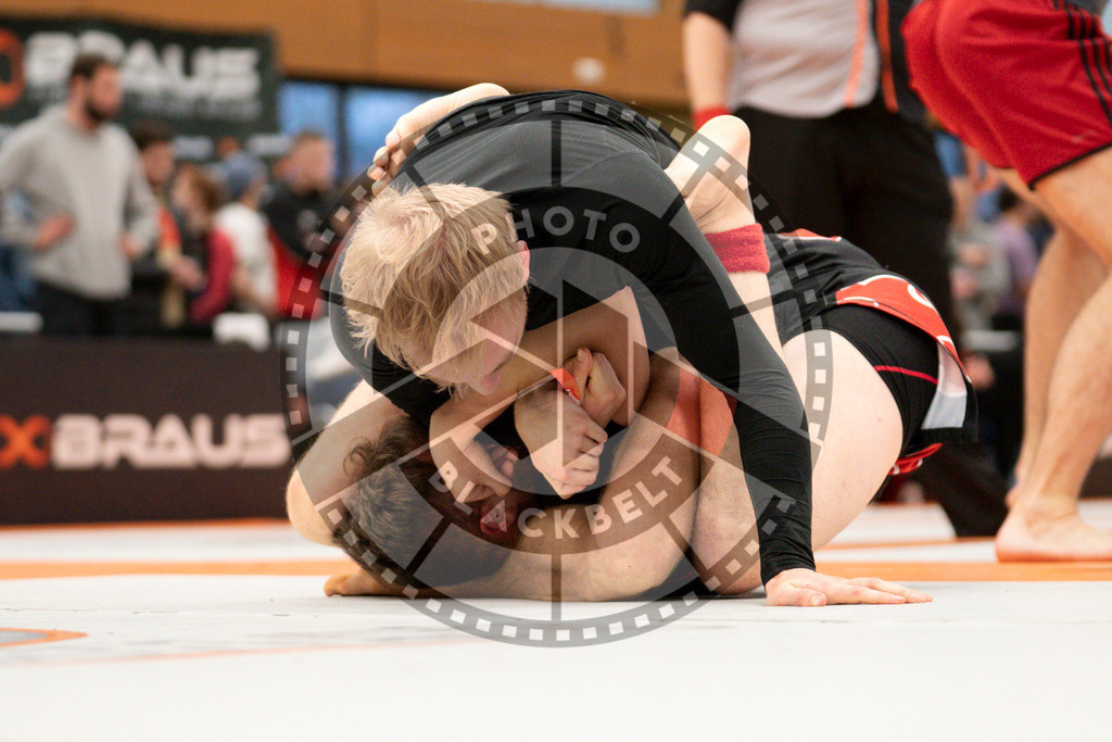 20231125PBB6985 | Fighters compete during the Grappling Industries Jiu-jitsu Championship in Berlin, Germany, on November 25, 2023.