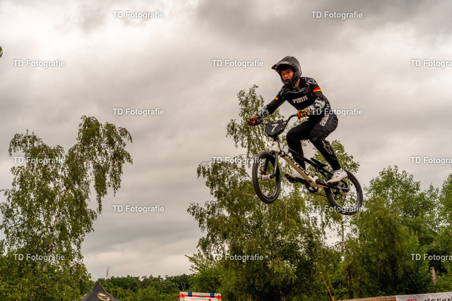 BayBMX2026-04971 | Fotogalerie von Thomas Dettweiler mit Eventbildern und lizenzfreien Fotos. Perfekt als Wandbild, für Büro, Website oder private Nutzung. - Realisiert mit Pictrs.com
