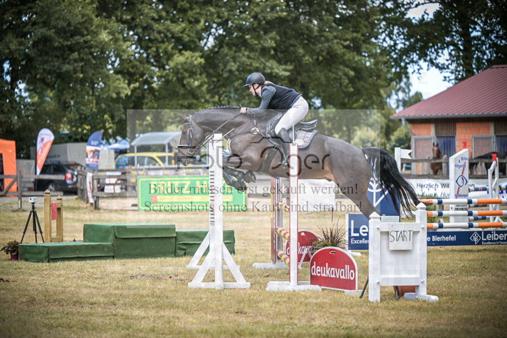 DOS_0397 | Entdecke hochwertige Reitturnierfotos von Foto Oger. Professionell, emotional und authentisch – jetzt Lieblingsmomente im Shop bestellen.Deutschlandweite Turnierfotografie. - Realisiert mit Pictrs.com