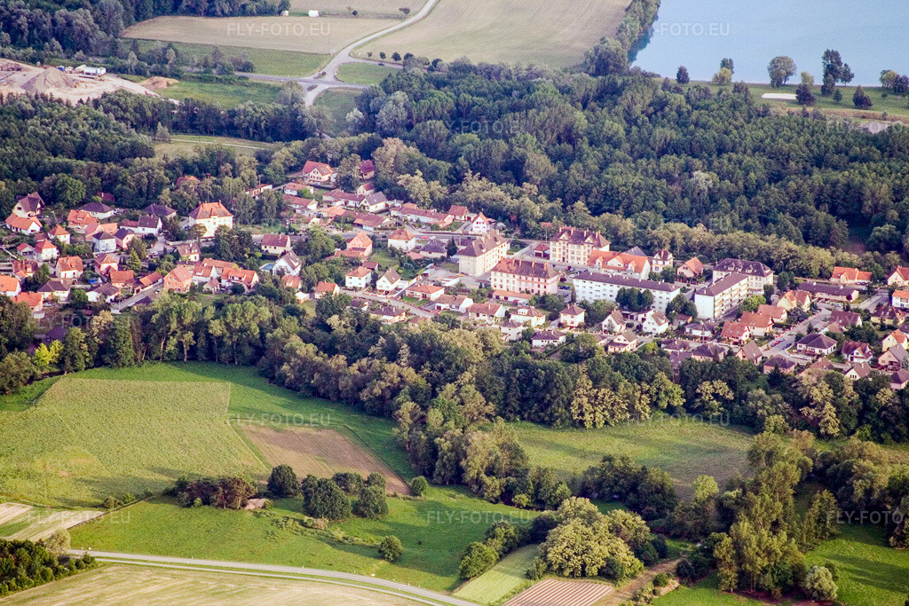Vue aérienne: Vue de la ville depuis le nord à Lauterbourg dans le département Bas Rhin, France.Photo: IMG_2378.jpg prise le 04/06/2006 par Werner Riehm/FLY-FOTO.euRésolution de l'original: 3456 x 2304 px