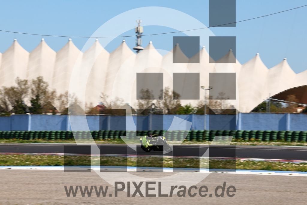 0219-20260404_08509 | Schöne Erinnerungen an spannende Momente - das festzuhalten ist unser Job. PIXELrace.de ist seit 2003 auf den Rennstrecken Europas unterwegs um die Action draußen beim Fahren und die wunderbare Stimmung imm Fahrerlager für euch einzufangen.