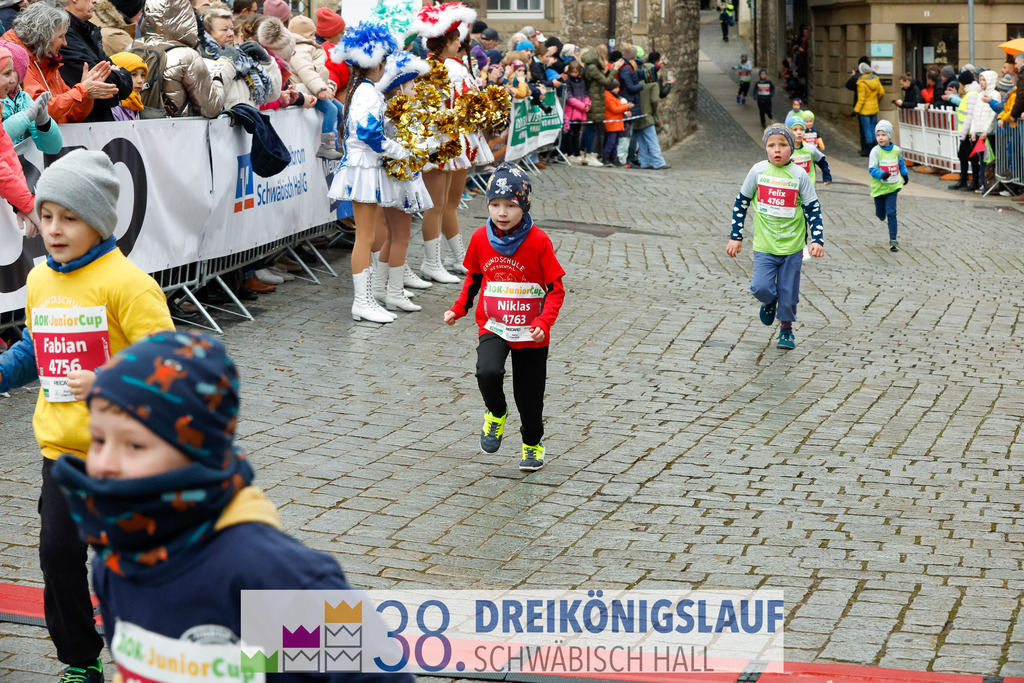 400m AOK Junior Cup | 3 Koenigslauf 2024 400m AOK Junior Cup - Realisiert mit Pictrs.com