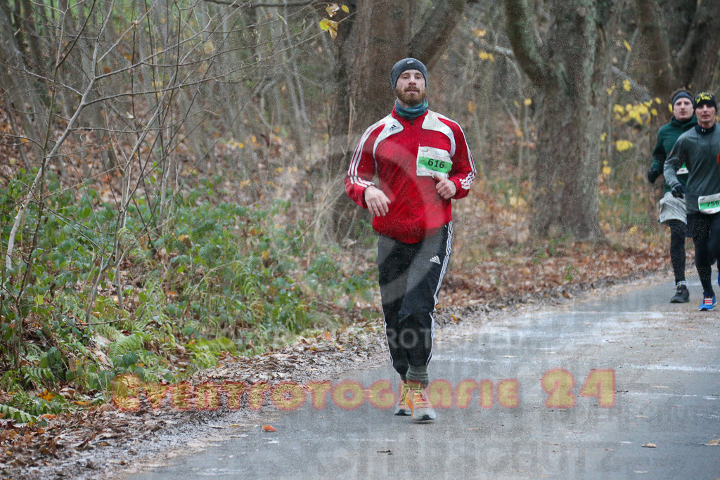 221211_0935_EX1_3811 | Sportfotografie im Rhein-Sieg Kreis, Köln, Bonn, NRW, Rheinland Pfalz, Hessen, etc. Unser Tätigkeitsfeld umfasst den Laufsport vom Volkslauf über den Marathon, Duathlon, Triathon bis zum Ultralauf wie Kölnpfad Ultra oder Schindertrail.