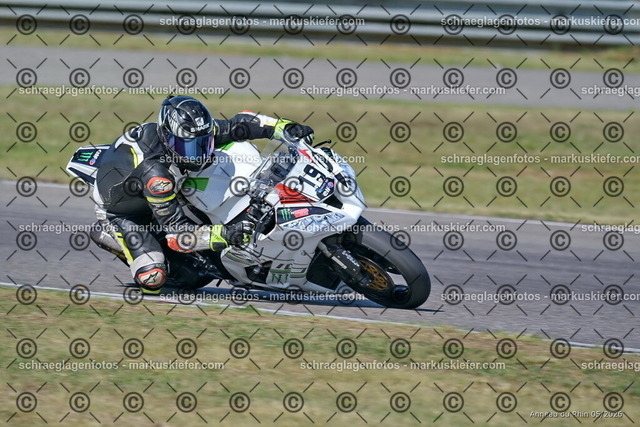 26BT02-0042 | markuskiefer.com - Realisiert mit Pictrs.com