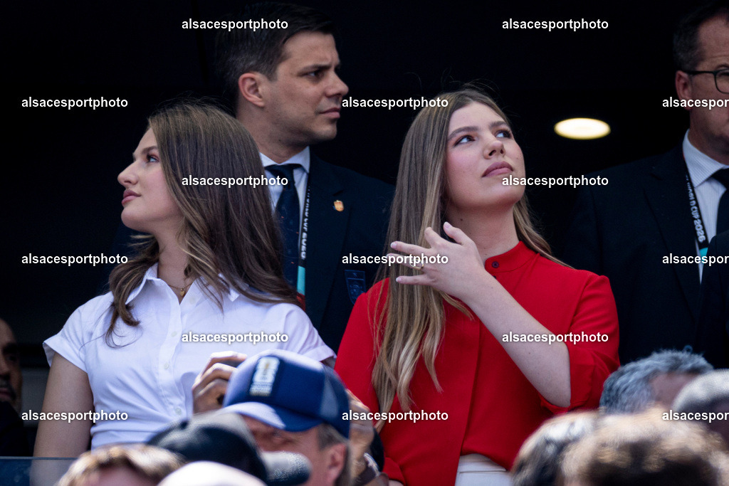 FOOTBALL : Argentine vs Espagne – Finale de la Coupe du Monde FIFA 2026. New York New Jersey Stadium, East Rutherford, New Jersey, États-Unis. 19/07/2026. | La princesse des Asturies Leonor de Bourbon et l'infante Sofía de Bourbon assistent à la finale de la Coupe du Monde de la FIFA 2026 entre l'Argentine et l'Espagne au New York New Jersey Stadium, à East Rutherford, dans le New Jersey, le 19 juillet 2026, aux États-Unis.