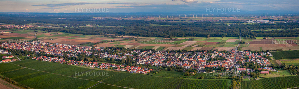 Luftbild: Panorama im Ortsteil Niederhochstadt in Hochstadt im Bundesland Rheinland-Pfalz in Deutschland.Foto: IMG_71262-Bearbeitet.jpg vom 27.08.2014 durch Werner Riehm/FLY-FOTO.deAuflösung des Originals: 9872 x 2953 px