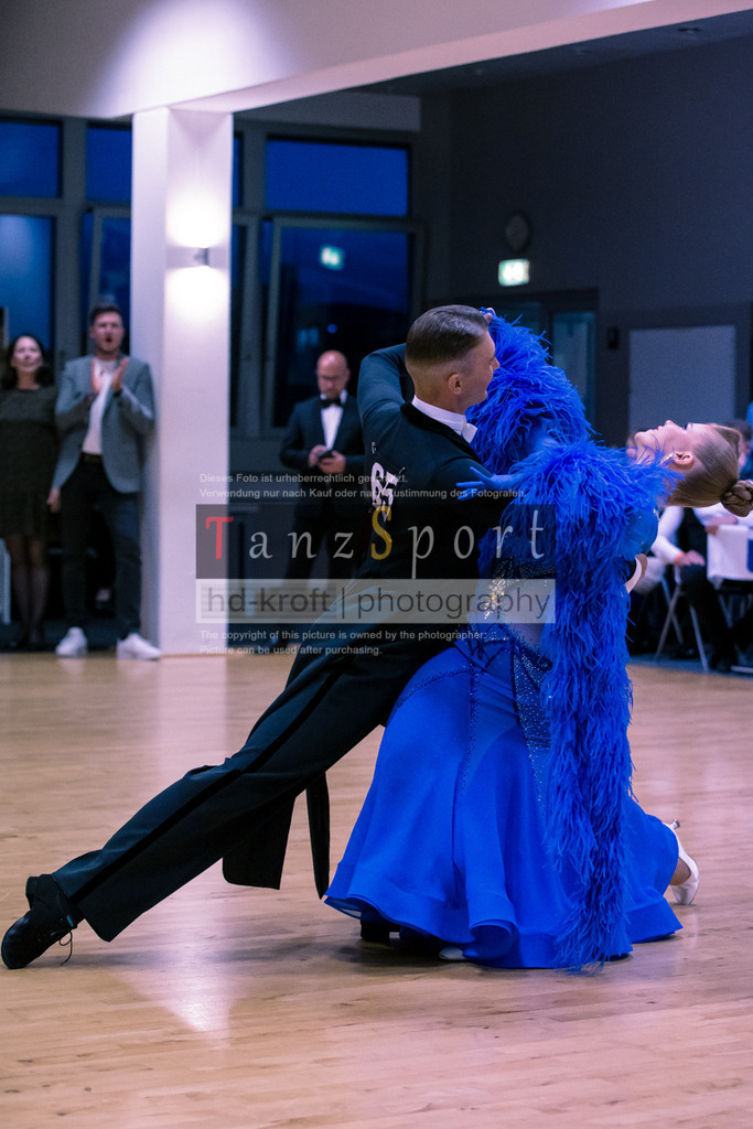 20250906_LM_By_HGR-S-Std_7218 | Tanzsportbilder, Standardtanz, Lateintanz, WDSF, DTV, LTVB, dancecomp, goc, hessen tanzt, blaues band der spree, walzer, tango, wiener walzer, slowfox, quickstepp, samba, rumba, cha-cha-cha, paso doble. jive, hd-kroft photography, turniertanzsport