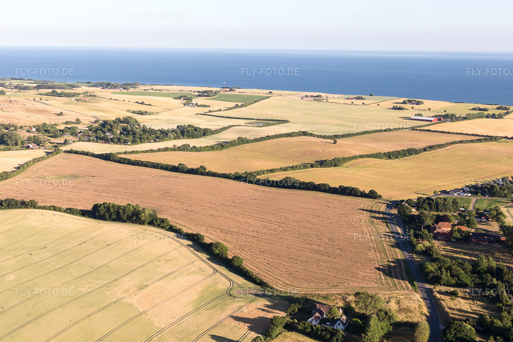 Luftbild: Ortsansicht in Borre im Bundesland Sjælland in Dänemark. Foto: IMG_108524.jpg vom 04.07.2018 durch Werner Riehm/FLY-FOTO.de