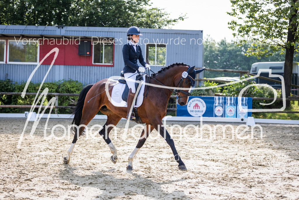 Donop24-A2-Dre-010 | MomenTaufnahmen Pferdesportfotos