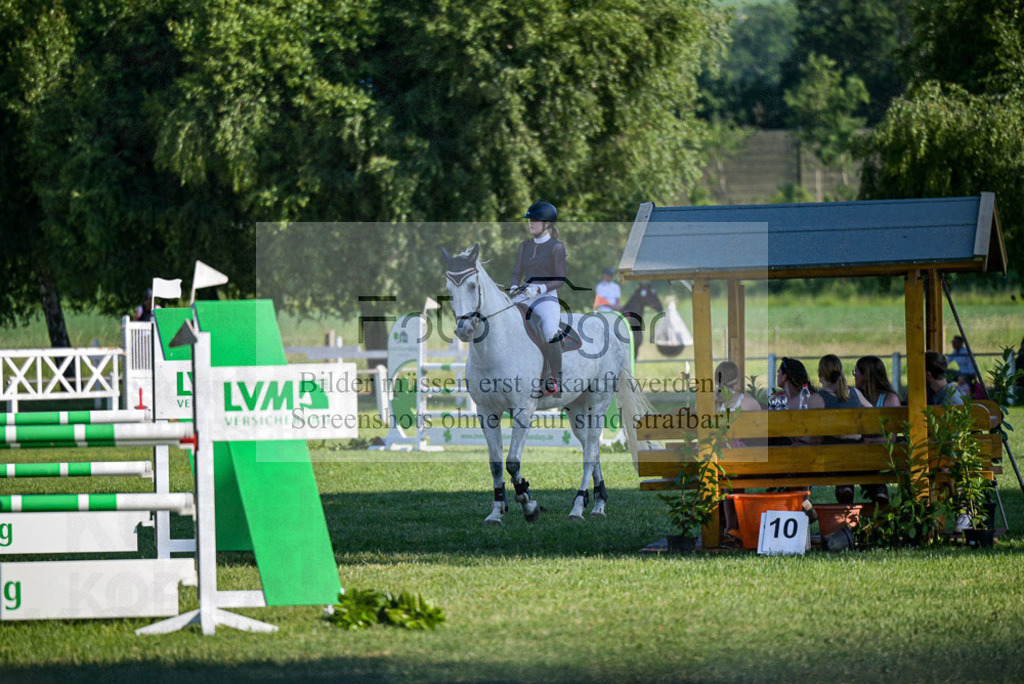 Reitturnier Voxtrup | Entdecke hochwertige Reitturnierfotos von Foto Oger. Professionell, emotional und authentisch – jetzt Lieblingsmomente im Shop bestellen.Deutschlandweite Turnierfotografie. - Realisiert mit Pictrs.com