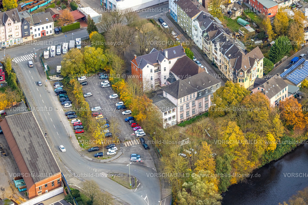 Hagen251101818 | Luftbild, Pestalozzischule und Parkplatz, herbstliche Bäume, Hohenlimburg, Hagen, Ruhrgebiet, Nordrhein-Westfalen, Deutschland