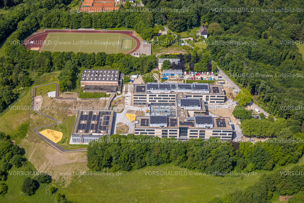 Velbert250600900Neviges | Luftbild, Gesamtschule Vlebert-Neviges, Dach mit Solarpaneelen, Kleinehöhe, Velbert, Ruhrgebiet, Nordrhein-Westfalen, Deutschland