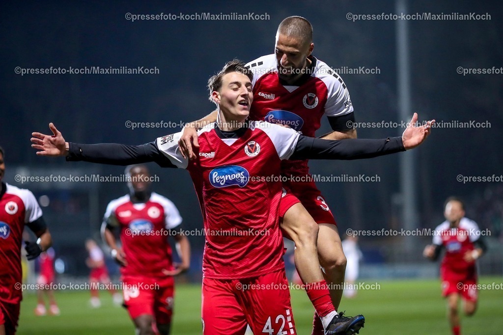 Koe12032501101 | 12.03.2025, Fußball, FC Viktoria Köln – Rot-Weiss Essen, 3.Liga, Sportpark Höhenberg, Saison 2024 2025: Torjubel nach dem 1:0 durch Torschütze Malek El Mala (Viktoria Köln #42) zusammen mit Serhat-Semih Güler (Viktoria Köln #30)DFB regulations prohibit any use of photographs as image sequences and or quasi-video.