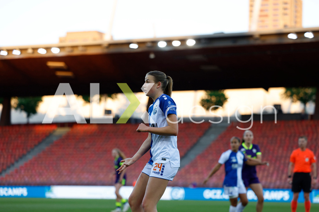 GC Zürich vs FC Zürich - AXA Women’s Super League Playoffs - Stadion Letzigrund | GIULIA LOOSER of Grasshopper Club Zürich during the AXA Women’s Super League Playoffs quarter-final second leg between GC Zürich and FC Zürich at Stadion Letzigrund, Zurich, Switzerland. - Realisiert mit Pictrs.com