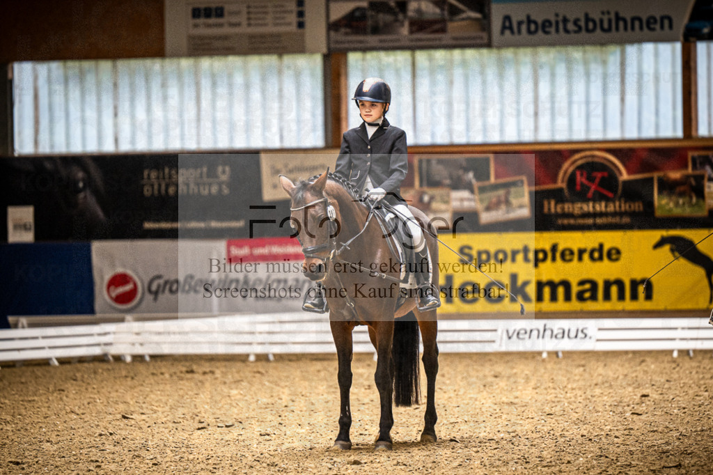 DOS_1776 | Entdecke hochwertige Reitturnierfotos von Foto Oger. Professionell, emotional und authentisch – jetzt Lieblingsmomente im Shop bestellen. - Realisiert mit Pictrs.com