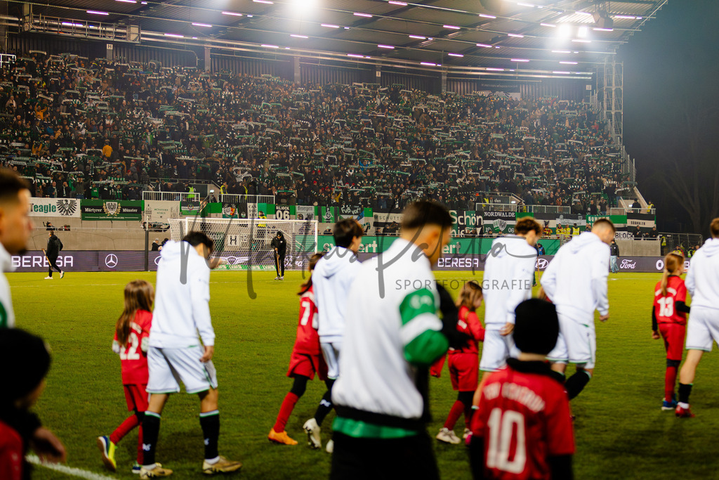 2. Bundesliga, Saison 2025/26, 15. Spieltag: SC Preußen Münster - Hannover 96 | Münster, 05.12.2025: 2. Bundesliga, 15. Spieltag, SC Preußen Münster gegen Hannover 96 im LVM-Preußenstadion in Münster. Foto: sportfotografie.ms | Markus Paletta - Realisiert mit Pictrs.com