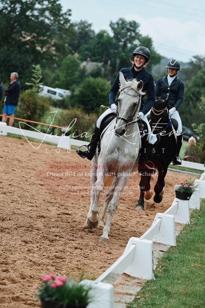 DSC_7290 | Pferde- und Turnierfotografie in Westsachsen. Pferdeportraits, Auftragszeichnungen und intuitive Kunst.