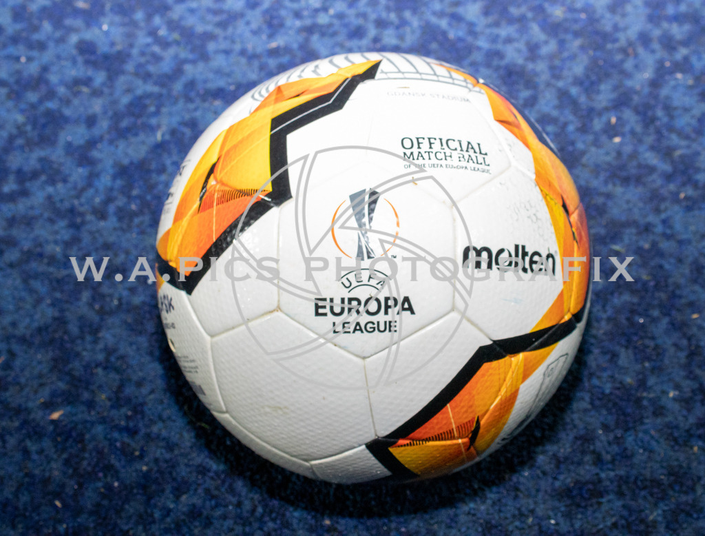 LASK Linz vs Manchester United | Linz, AUSTRIA 12.03.20 - SOCCER-EURO LEAGUE, LASK Linz vs Manchester United  Image shows: Matchball
Photo: Sportmediapics.com/ Andreas Willdoner