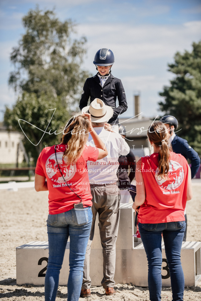 DSC_8836 | Pferde- und Turnierfotografie in Westsachsen. Pferdeportraits, Auftragszeichnungen und intuitive Kunst.