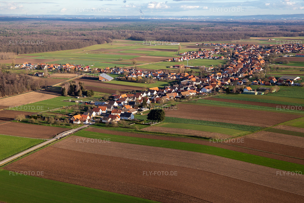 Luftbild: Ortsansicht von Westen in Schleithal im Bundesland Bas-Rhin in Frankreich. Foto: IMG_135697.jpg vom 03.01.2023 durch Werner Riehm/FLY-FOTO.de