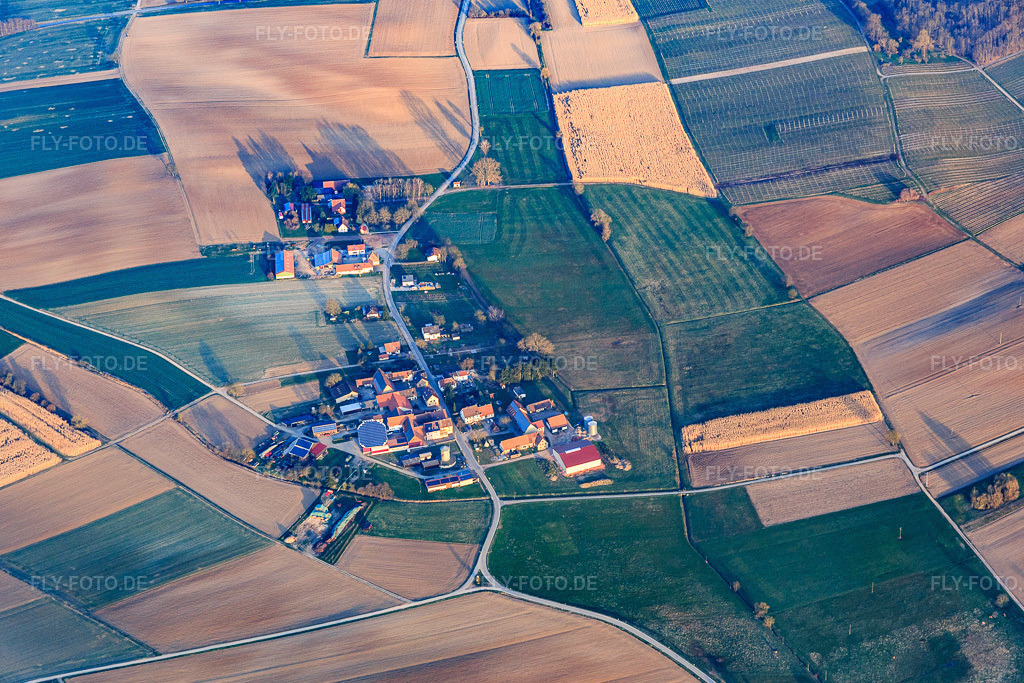 Luftbild: Ortsansicht von Osten im Ortsteil Deutschhof in Kapellen-Drusweiler im Bundesland Rheinland-Pfalz in Deutschland.Foto: IMG_076703.jpg vom 28.03.2015 durch Werner Riehm/FLY-FOTO.deAuflösung des Originals: 5406 x 3604 px