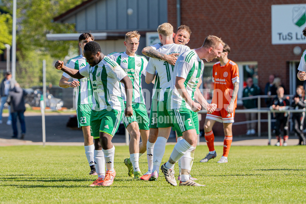Fußball I Herren I Saison 2025-2026 I Bezirksliga Weser-Ems 4 I 29. Spieltag I TuS Lutten - SV Holdorf I 12387 | jns.sportfotos - Realisiert mit Pictrs.com