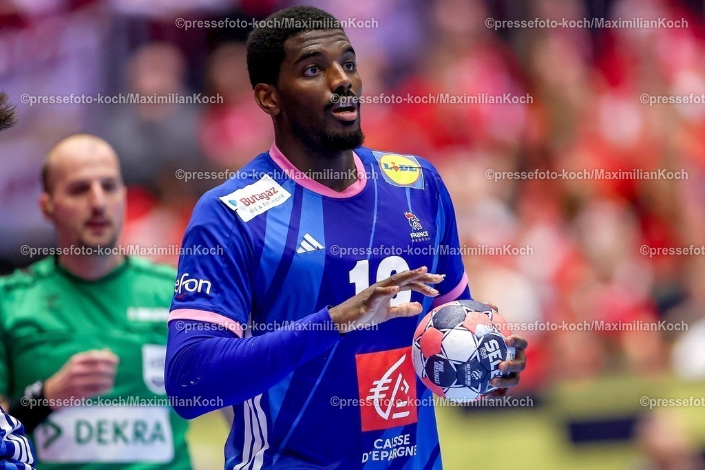 EHF24012601059 | 24.01.2026, Handball, Men's EHF EURO 2026, Frankreich - Portugal, Jyske Bank Boxen in Herning, Dänemark, Main Round:  Dika Mem (France #10)