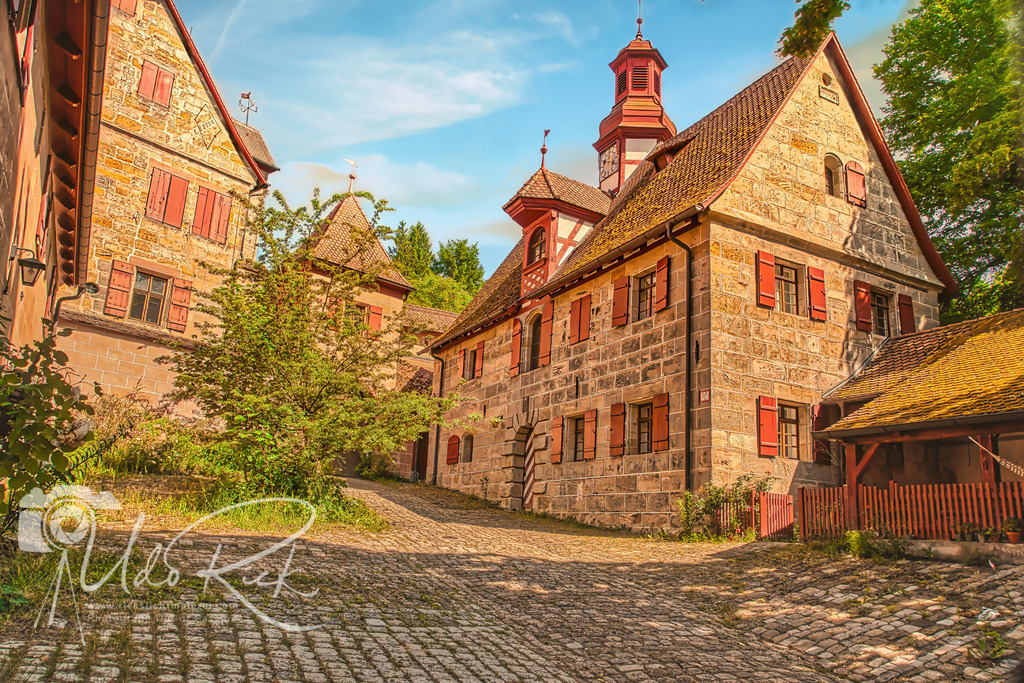 Burg Grünsberg | Grünsberg bei Altdorf im Nürnberger Land ist eine Burganlage, die noch auf das 13. Jahrhundert zurückgeht und seit dem 16. Jahrhundert durch verschiedene Nürnberger Patrizierfamilien zu einem repräsentativen Landsitz ausgebaut wurde.