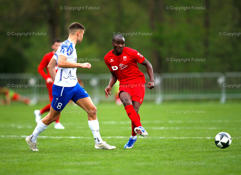 A_LUI_180426_18 | SPORT FUSSBALL REGIONALLIGA MITTE ASKOE OEDT-SK TREIBACH 18.04.2026 IM BILD:DANIELAYITU EYO  (OEDT) UND ANEJ KMETIC  (TREIBACH) FOTO:FOTOLUI